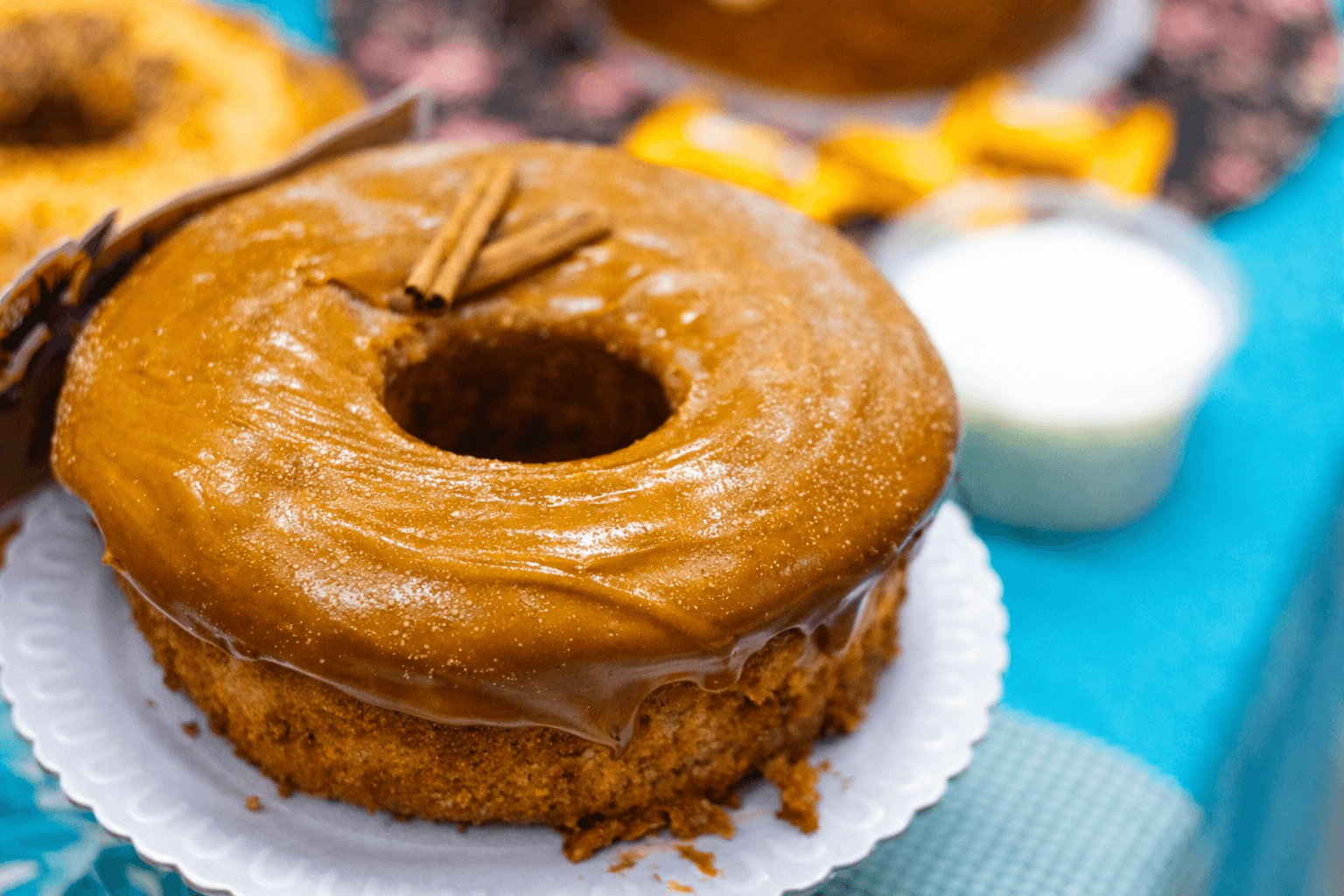 Bolo Churros com Cobertura de Doce de Leite
